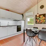 Helga - 100m From The Sea By Interhome *