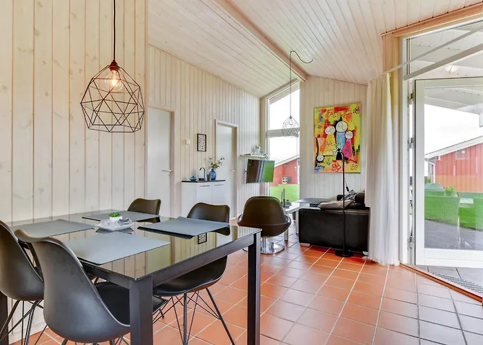 Helga - 100m From The Sea By Interhome *